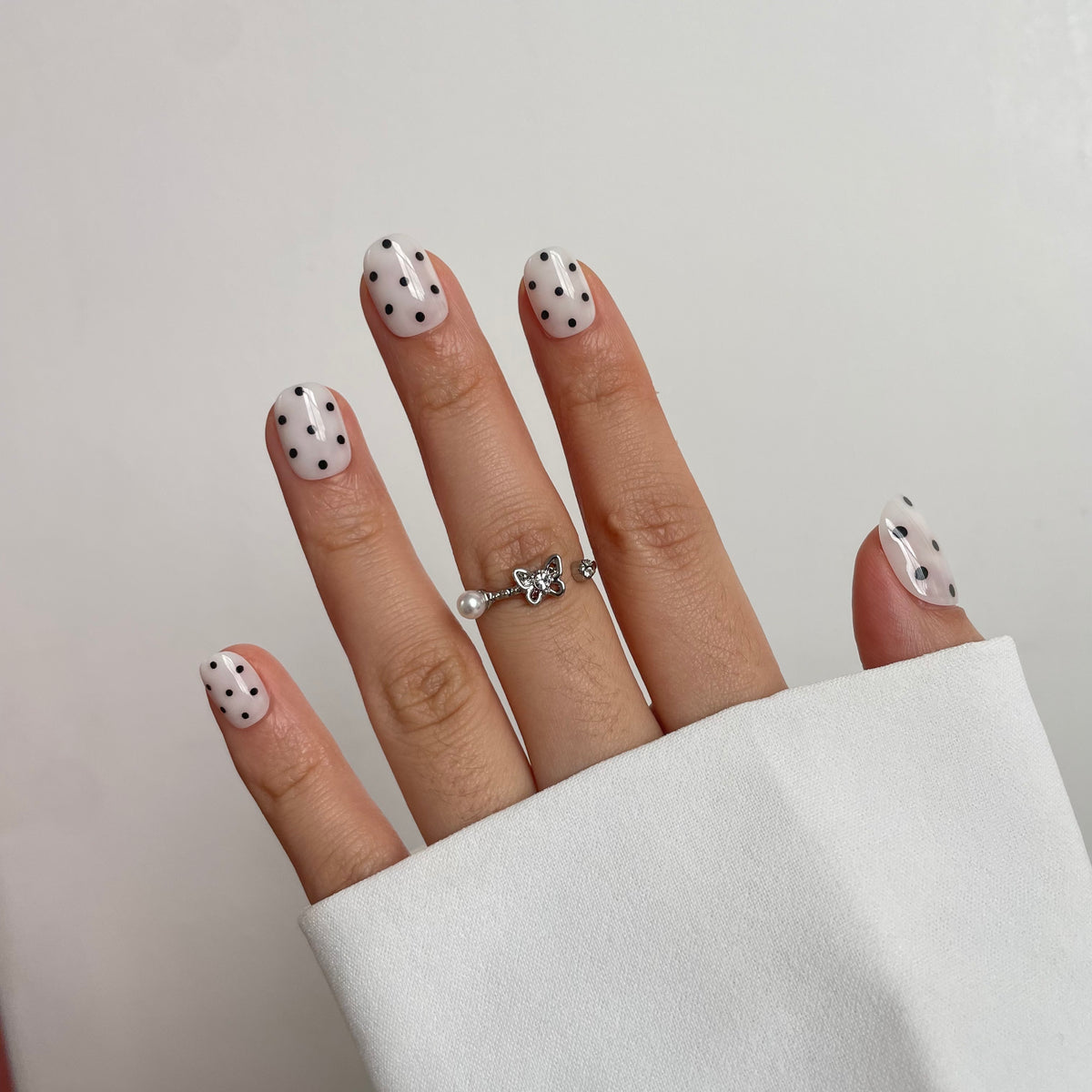 Lashthing press-on nagels Polka Babe White (XS-Squoval) - foto 3