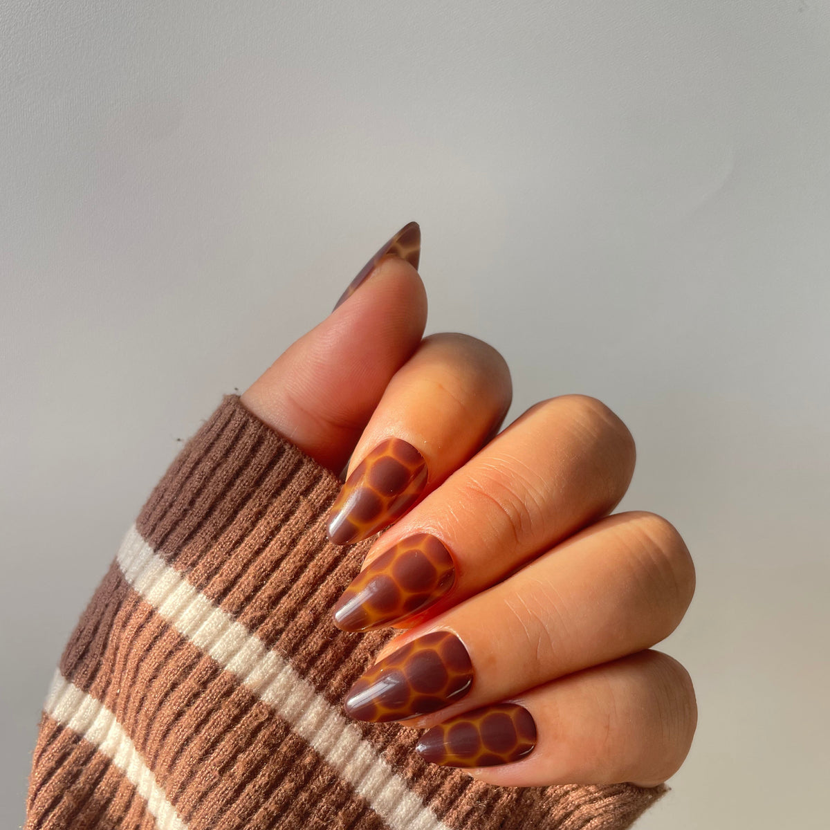 Lashthing press-on nagels Wild Muse (Short Almond) - foto 1